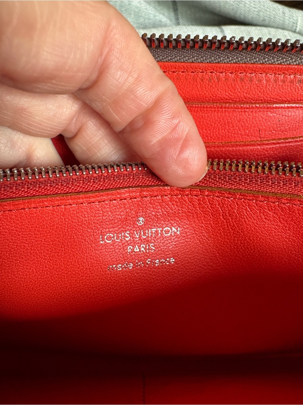 Authentic Louis Vuitton taupe Leather Zip-Around Wallet - Picture 4 of 16